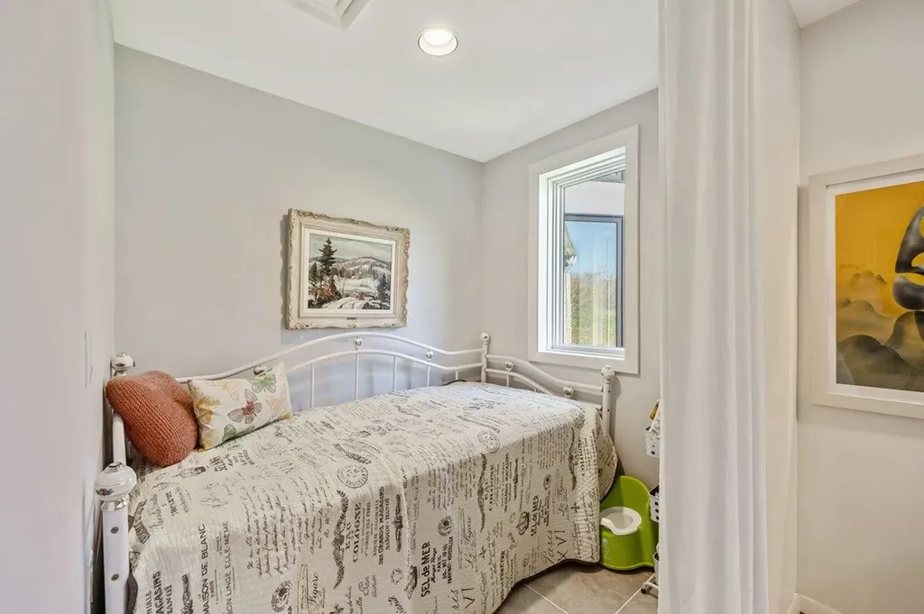 431 Mcgregor Point Alburgh VT 05440