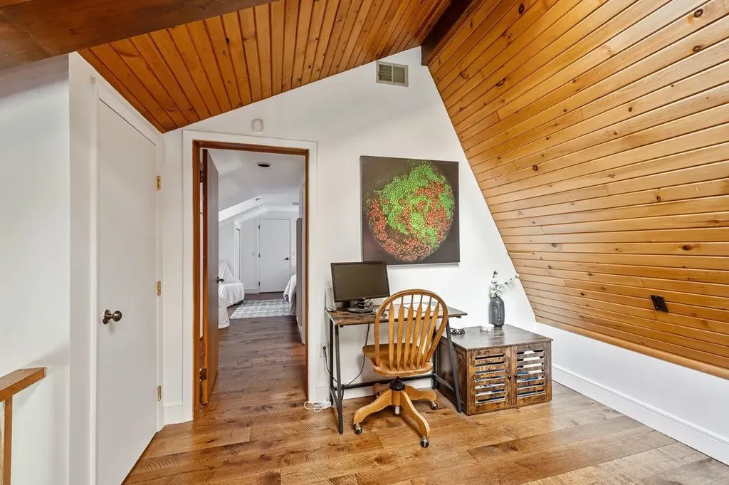 431 Mcgregor Point Alburgh VT 05440