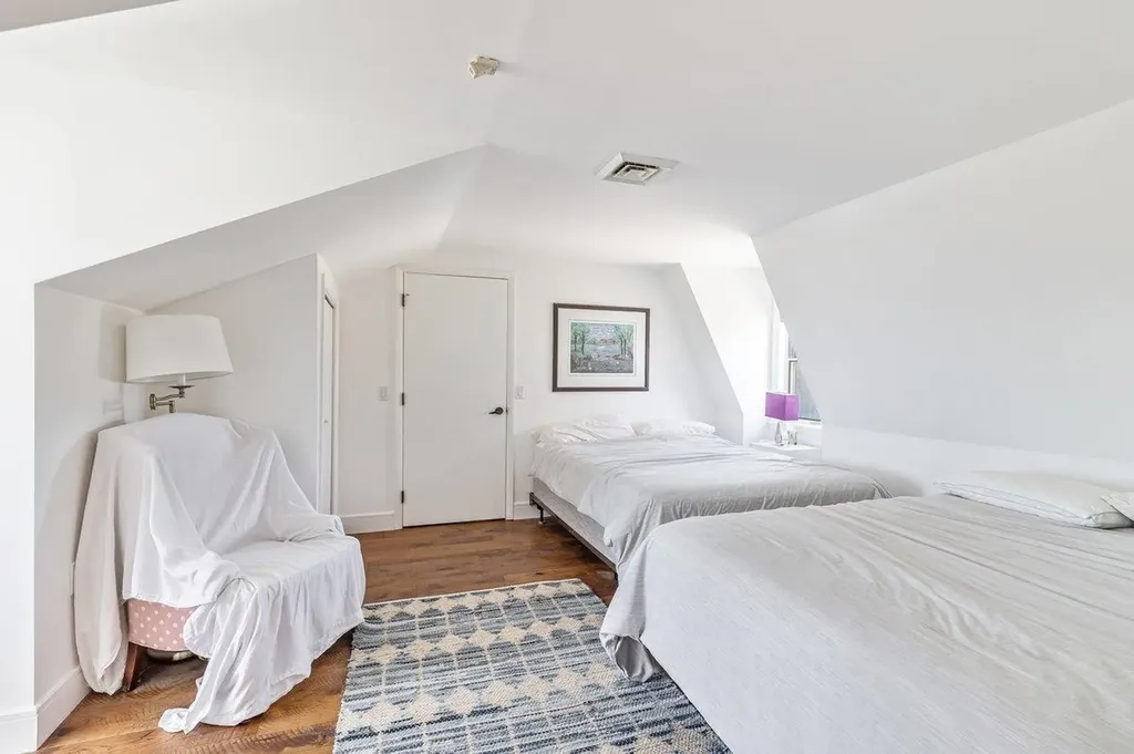 431 Mcgregor Point Alburgh VT 05440