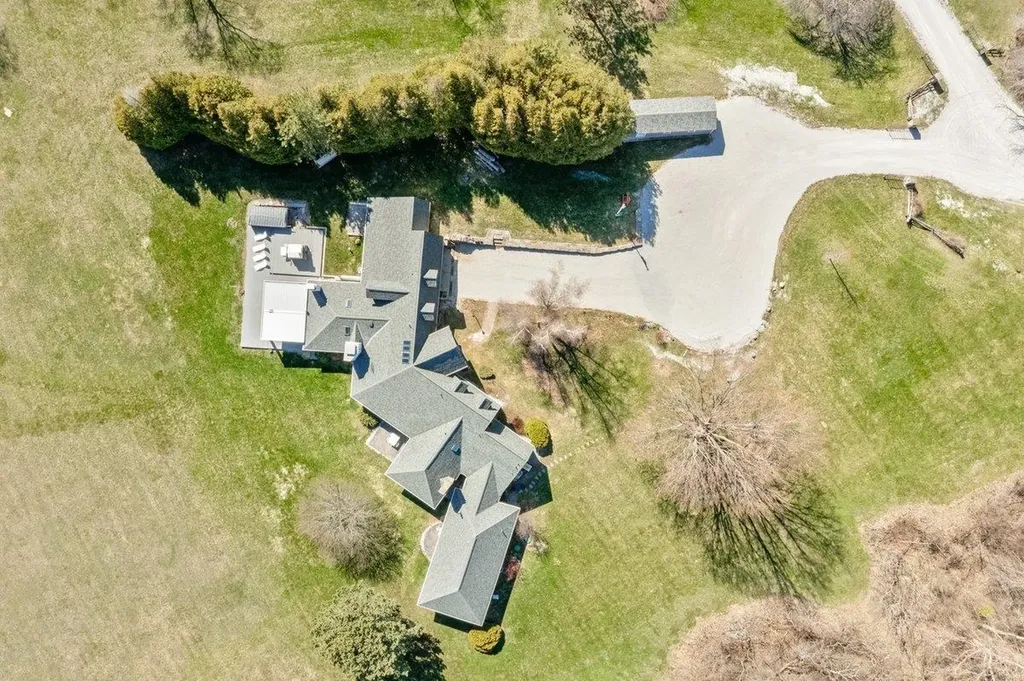 431 Mcgregor Point Alburgh VT 05440