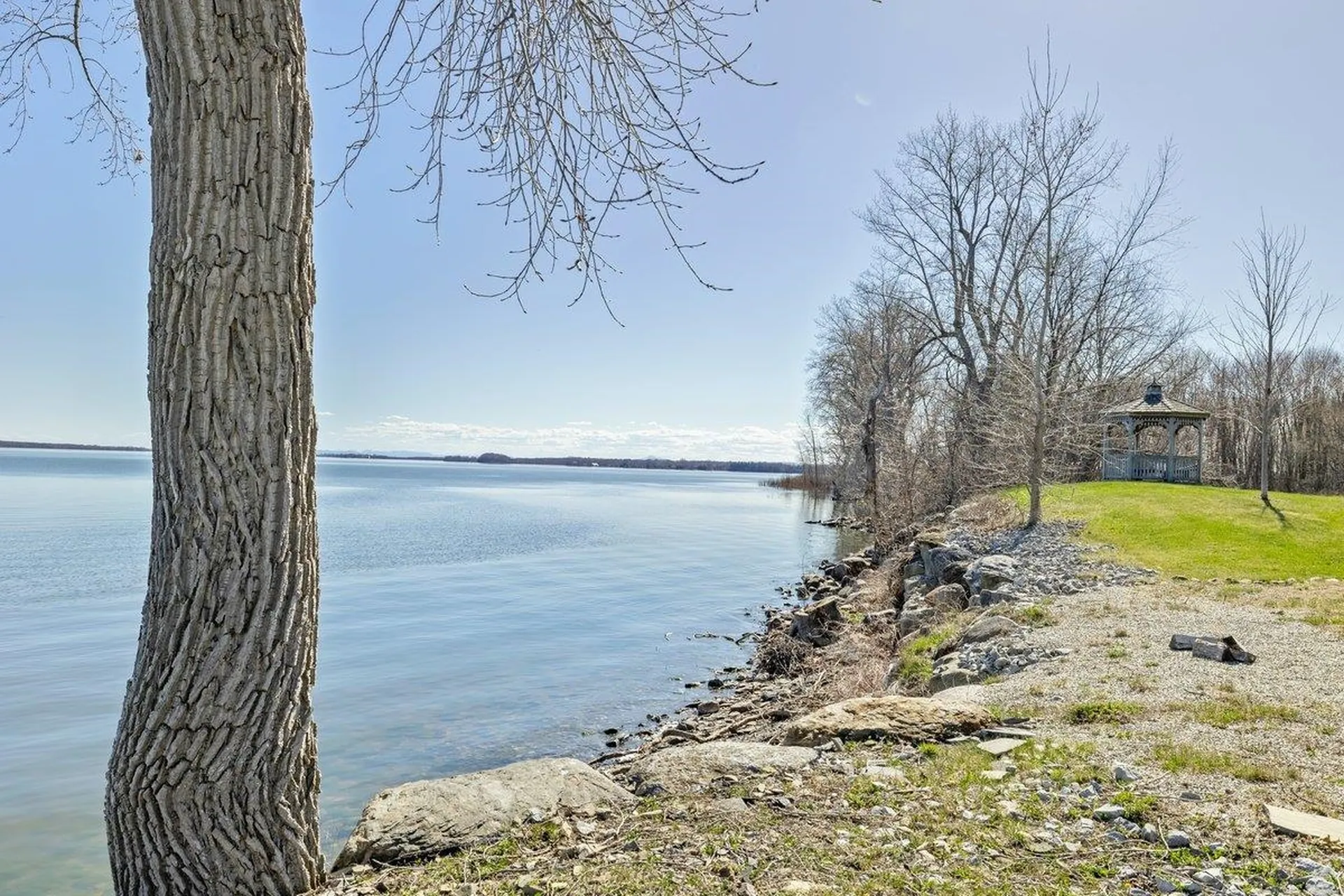 431 Mcgregor Point Alburgh VT 05440