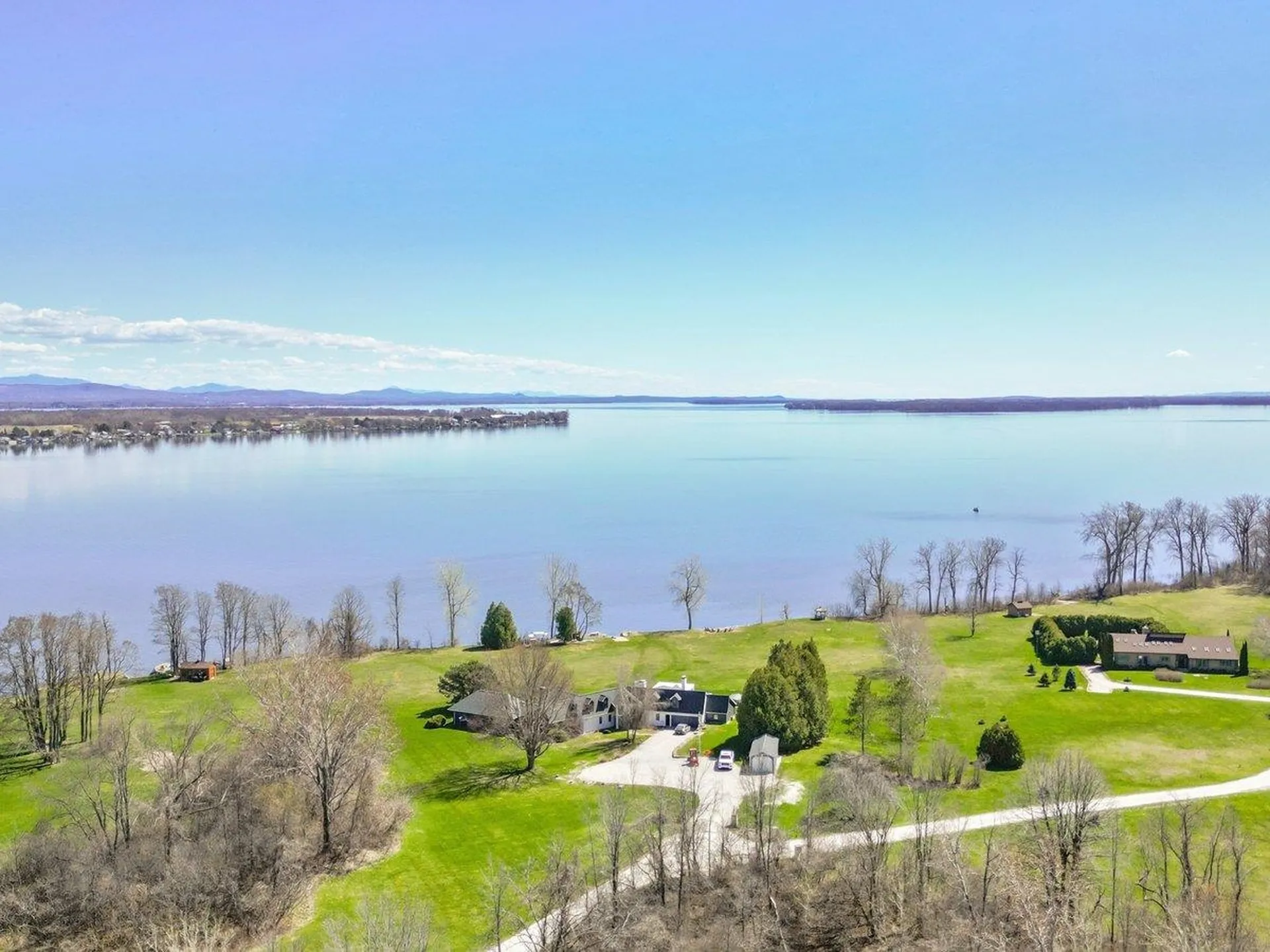 431 Mcgregor Point Alburgh VT 05440