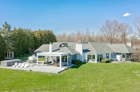 431 Mcgregor Point Alburgh VT 05440