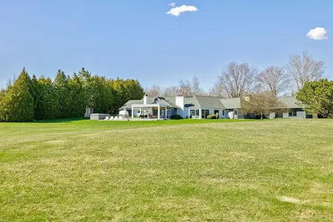 431 Mcgregor Point Alburgh VT 05440