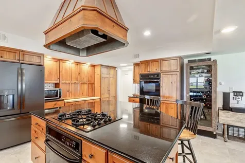 431 Mcgregor Point Alburgh VT 05440