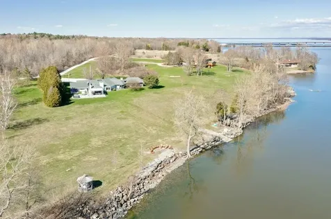 431 Mcgregor Point Alburgh VT 05440