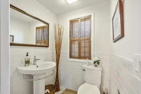 431 Mcgregor Point Alburgh VT 05440