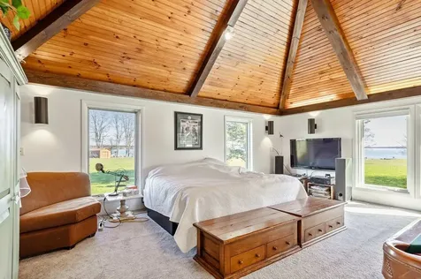 431 Mcgregor Point Alburgh VT 05440