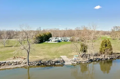 431 Mcgregor Point Alburgh VT 05440
