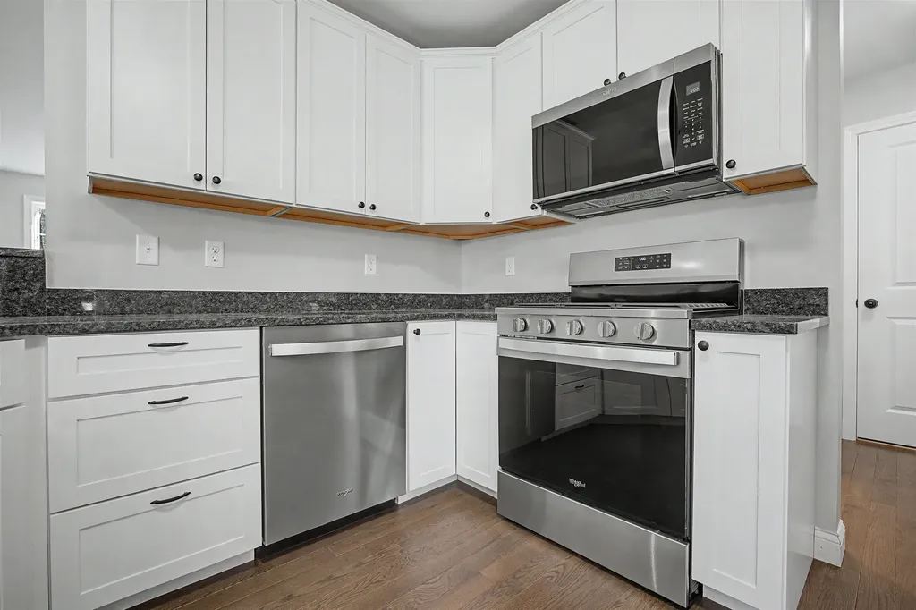 5 Blaisdell Court Raymond NH 03077