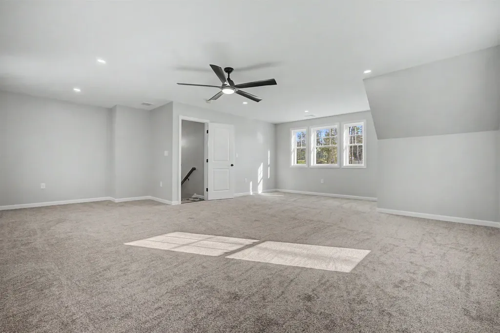 5 Blaisdell Court Raymond NH 03077