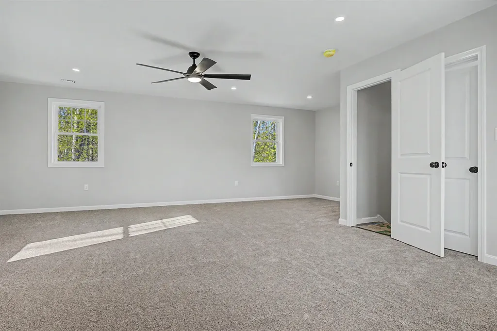 5 Blaisdell Court Raymond NH 03077