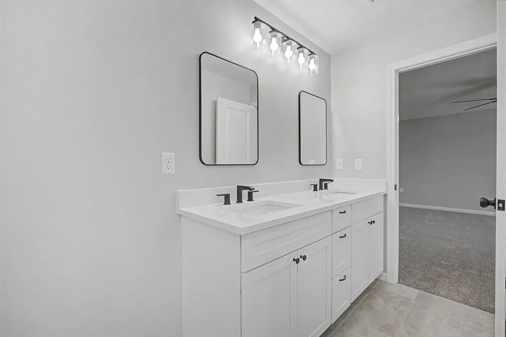 5 Blaisdell Court Raymond NH 03077