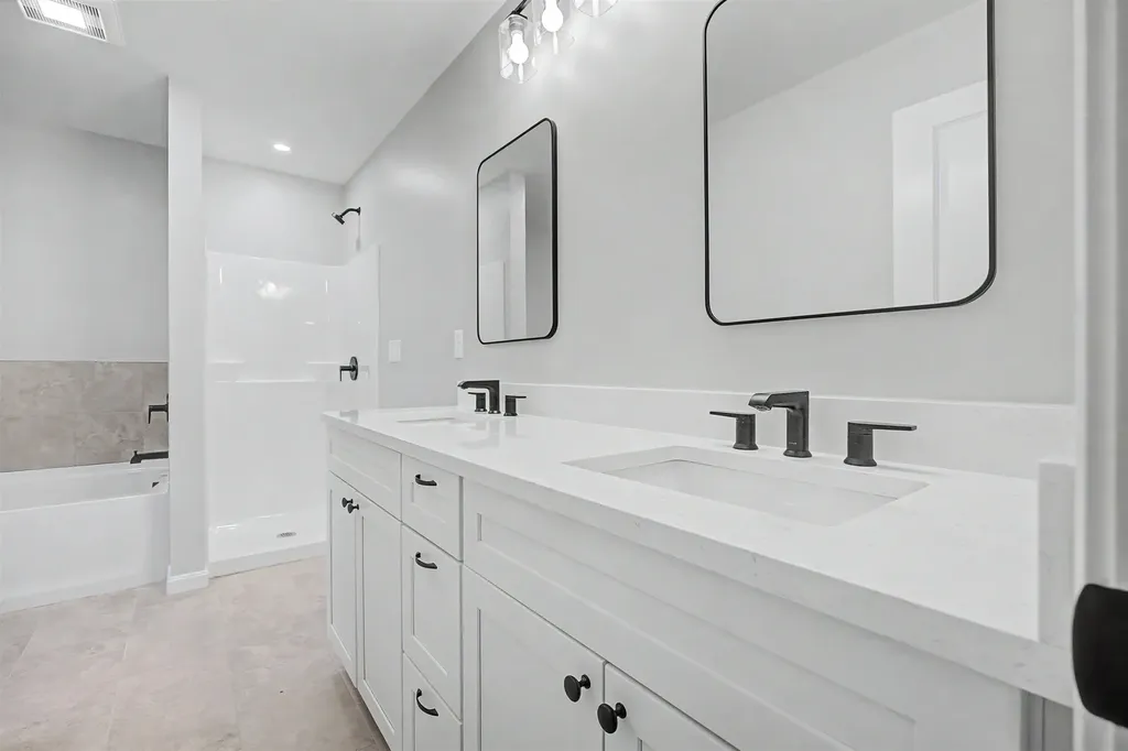 5 Blaisdell Court Raymond NH 03077