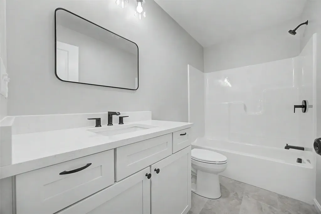 5 Blaisdell Court Raymond NH 03077