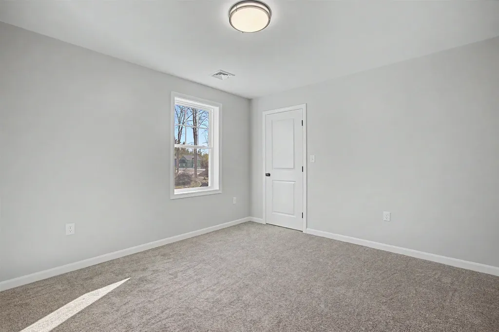 5 Blaisdell Court Raymond NH 03077
