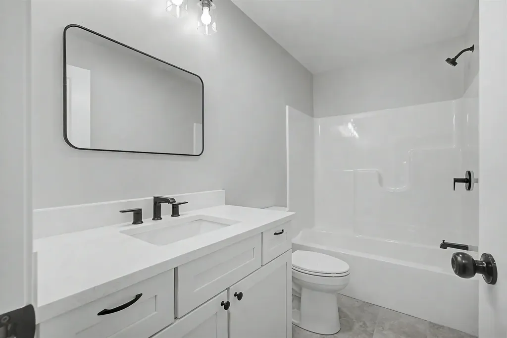 5 Blaisdell Court Raymond NH 03077