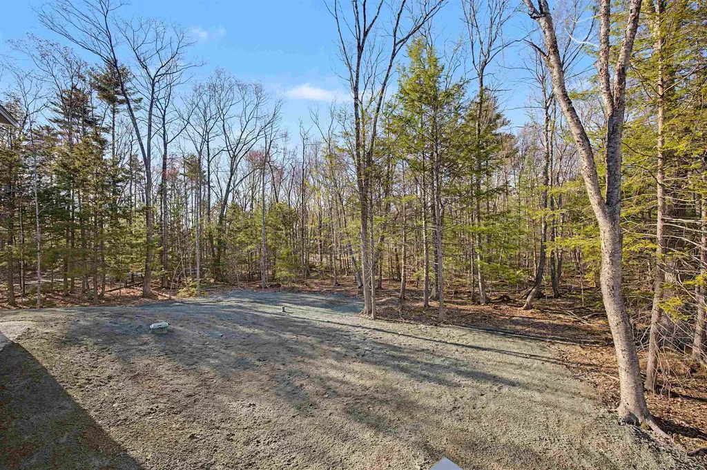 5 Blaisdell Court Raymond NH 03077