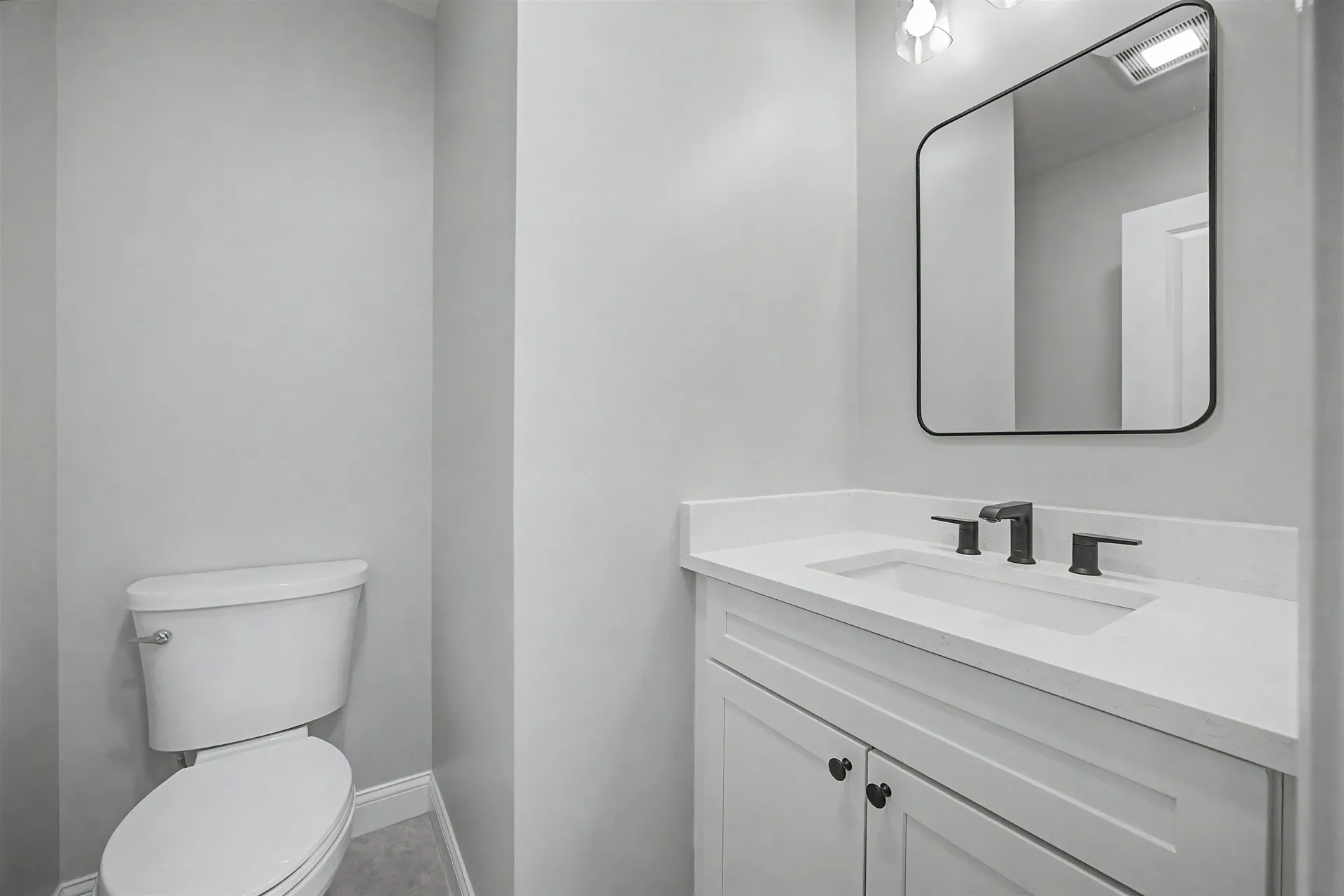 5 Blaisdell Court Raymond NH 03077