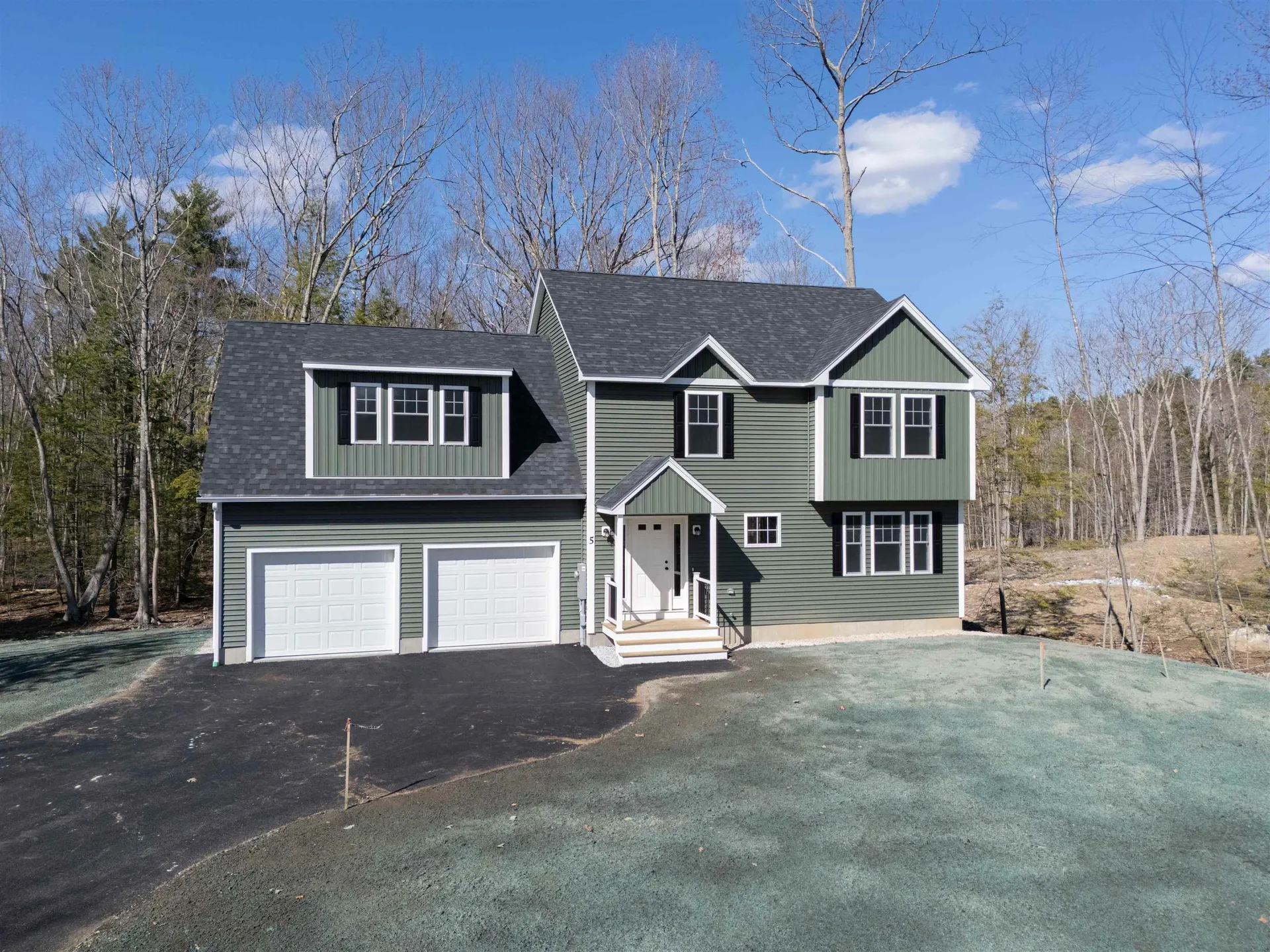 5 Blaisdell Court Raymond NH 03077
