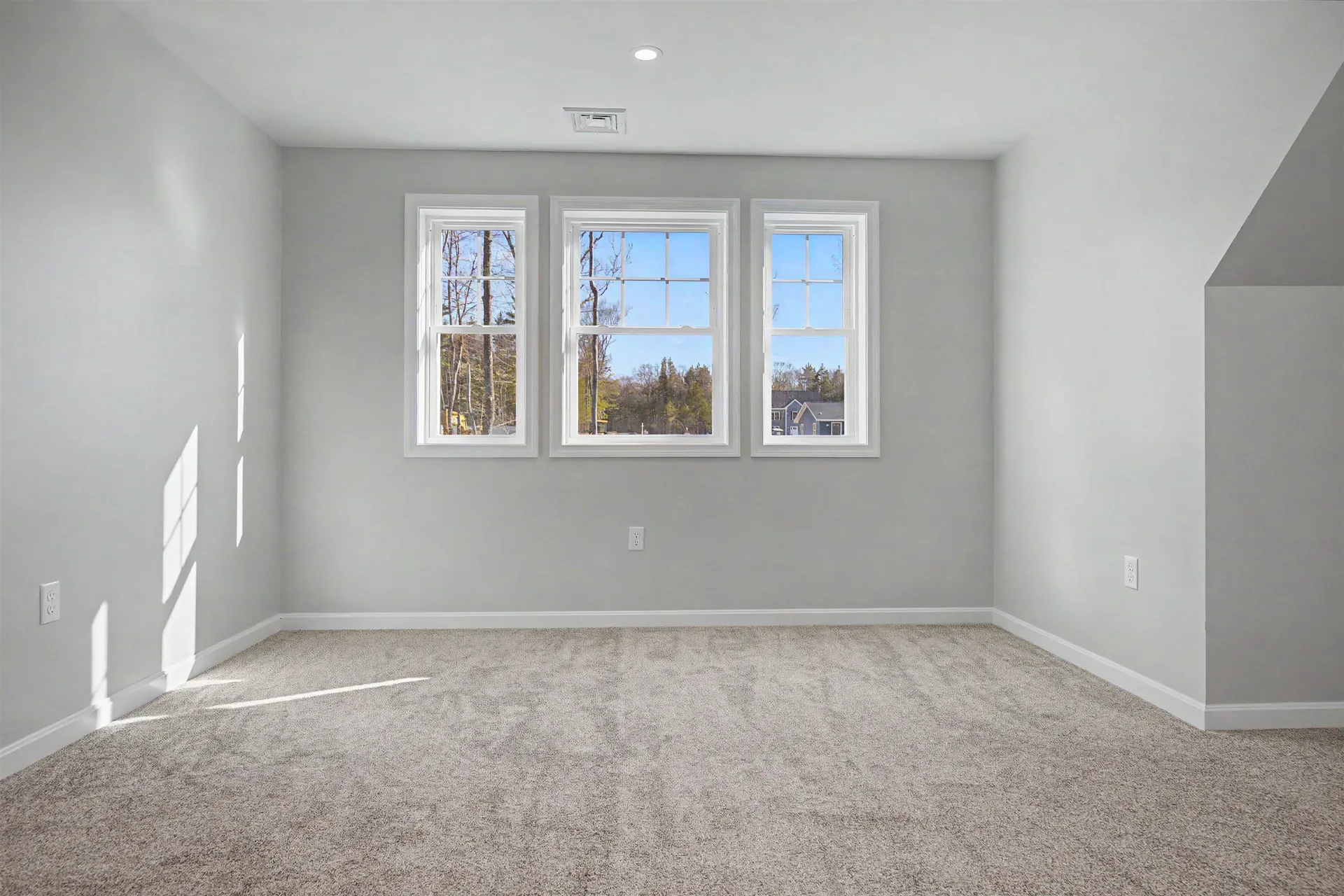 5 Blaisdell Court Raymond NH 03077