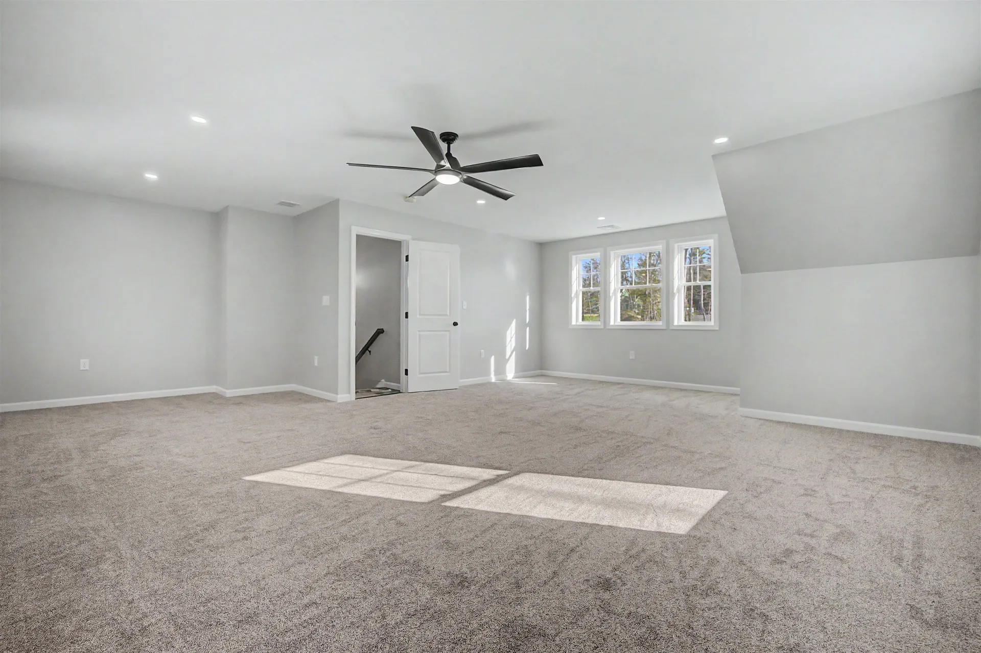 5 Blaisdell Court Raymond NH 03077