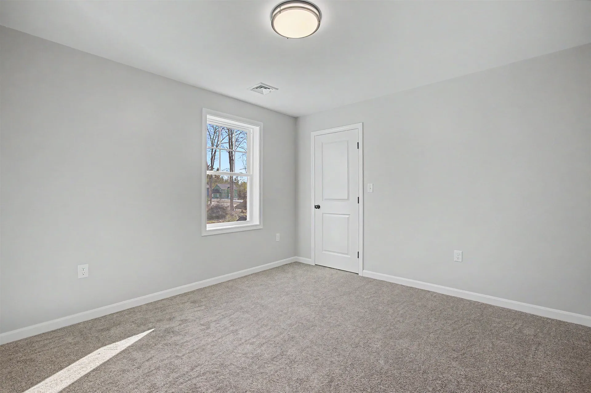 5 Blaisdell Court Raymond NH 03077