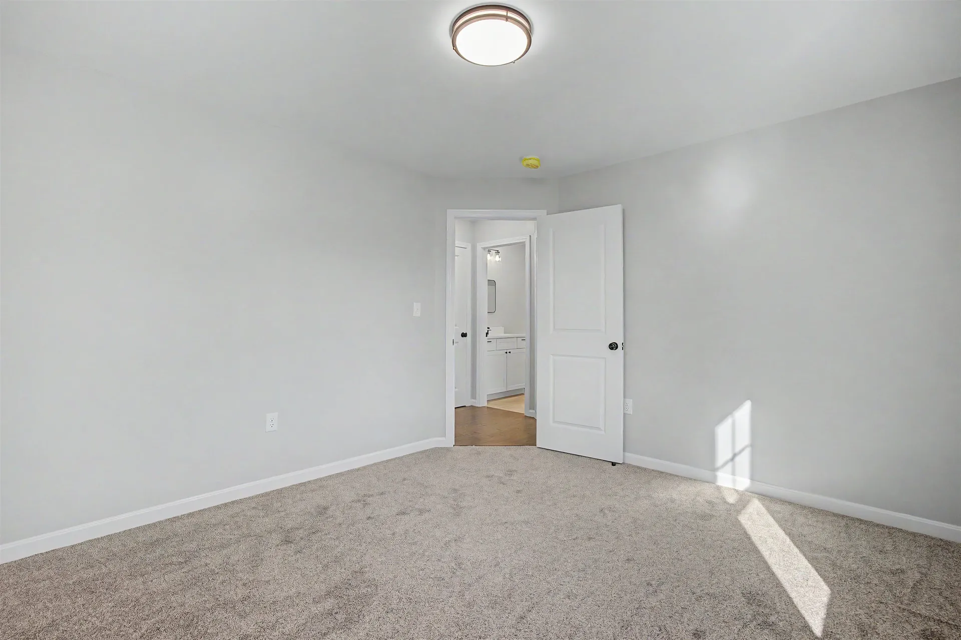 5 Blaisdell Court Raymond NH 03077