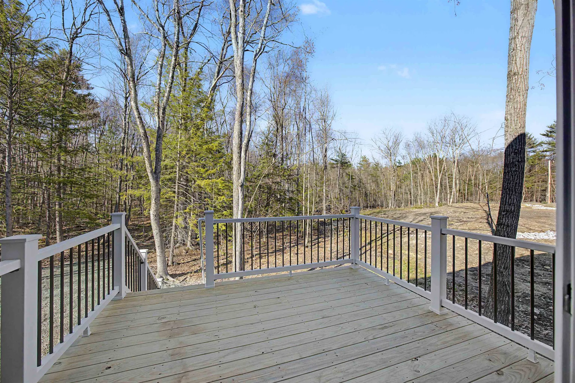 5 Blaisdell Court Raymond NH 03077