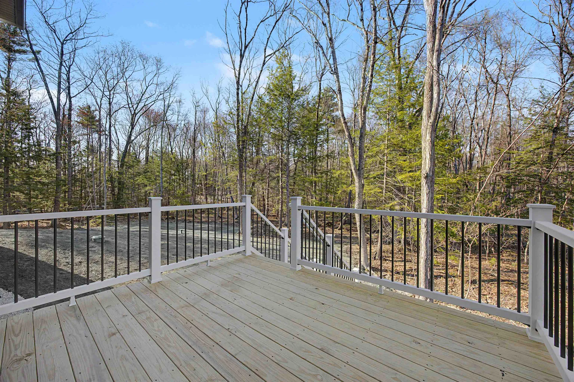 5 Blaisdell Court Raymond NH 03077