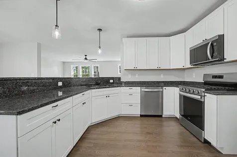 5 Blaisdell Court Raymond NH 03077