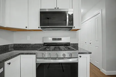 5 Blaisdell Court Raymond NH 03077