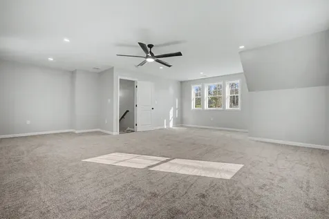 5 Blaisdell Court Raymond NH 03077