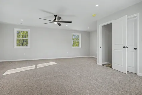 5 Blaisdell Court Raymond NH 03077