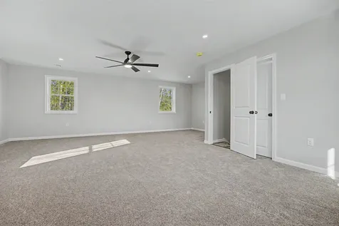 5 Blaisdell Court Raymond NH 03077
