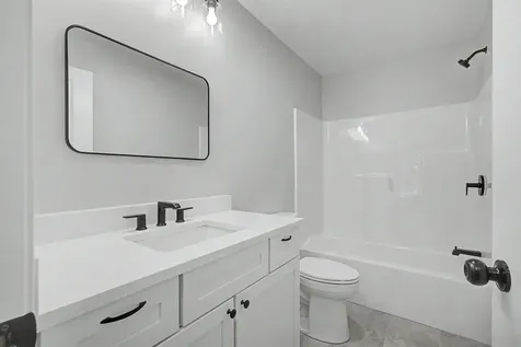 5 Blaisdell Court Raymond NH 03077
