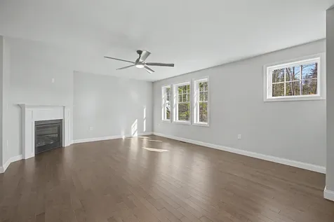 5 Blaisdell Court Raymond NH 03077