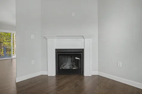5 Blaisdell Court Raymond NH 03077