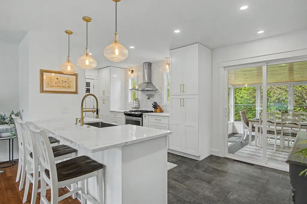 49 Helen Avenue South Burlington VT 05403