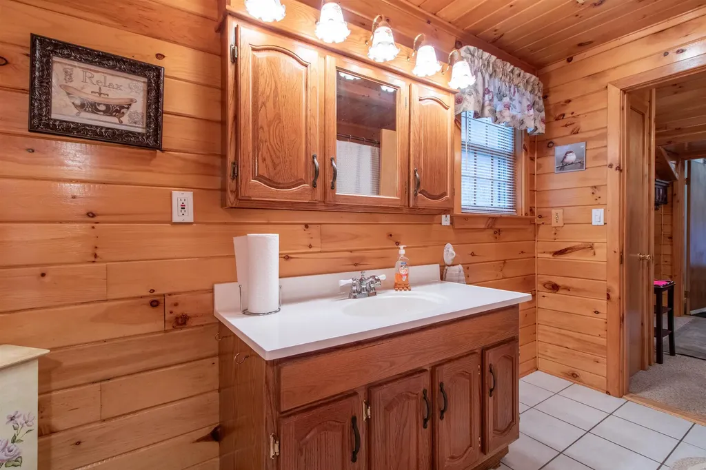 25 Songadeewin Lane Westmore VT 05860