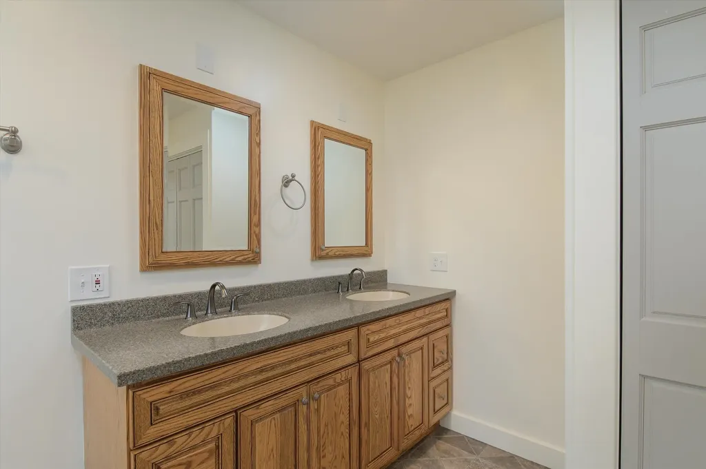 64 Maple Street Chester VT 05143