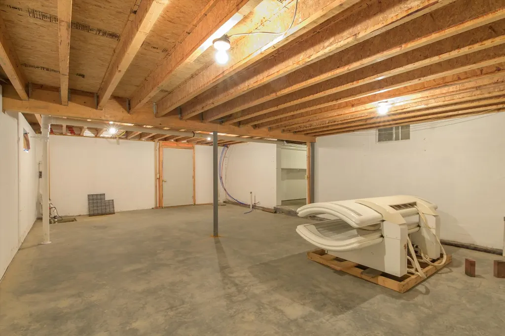 64 Maple Street Chester VT 05143