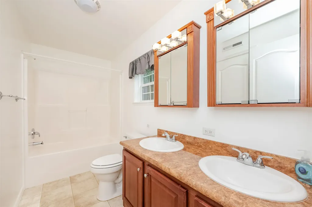 71 Eagle Drive Rochester NH 03868