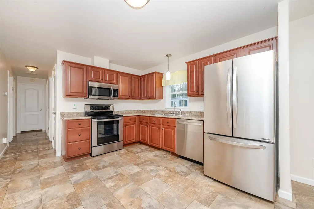 71 Eagle Drive Rochester NH 03868