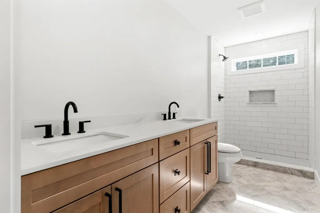 12-41 Knoll Crest Road Bedford NH 03110