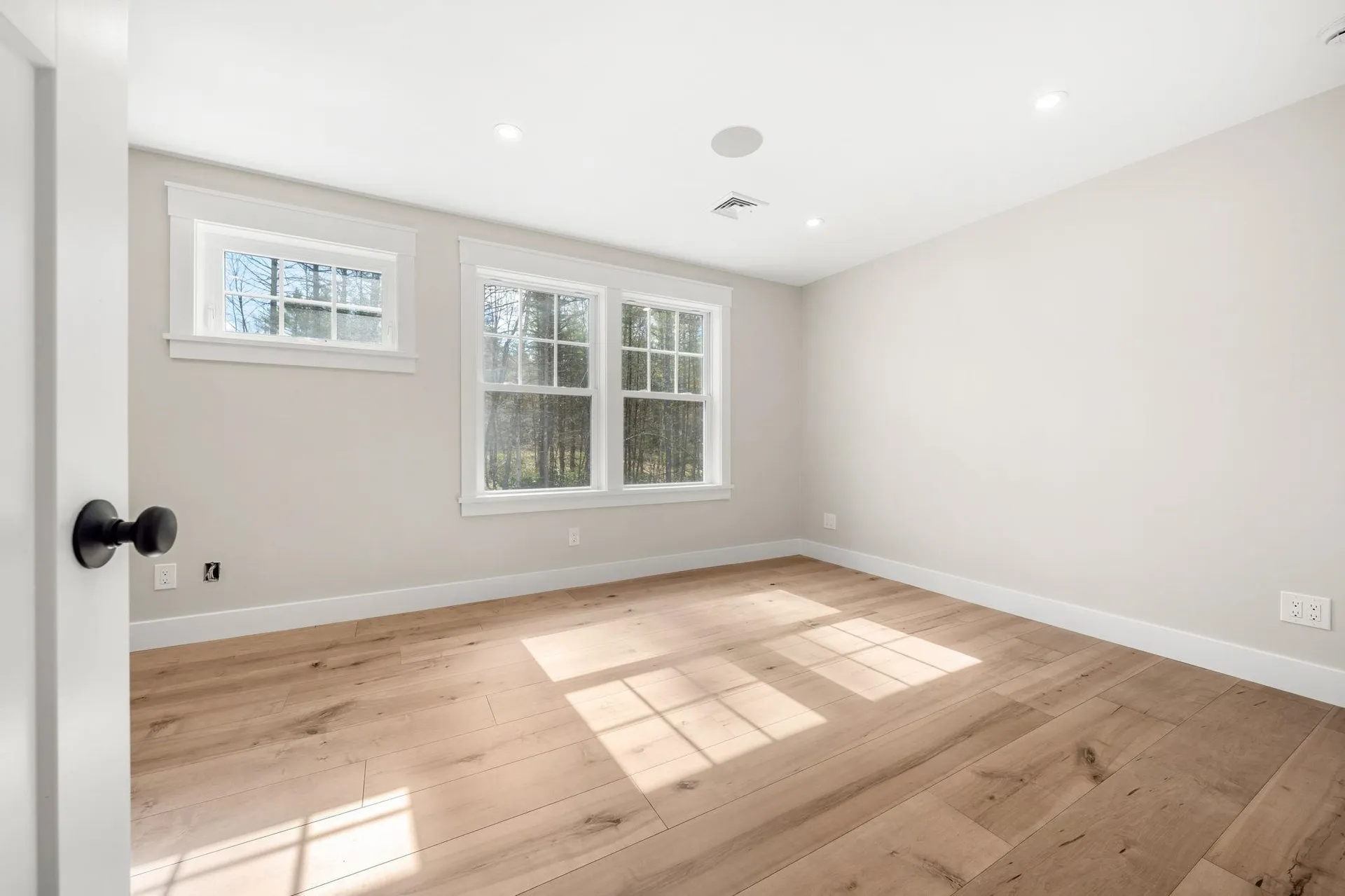 12-41 Knoll Crest Road Bedford NH 03110