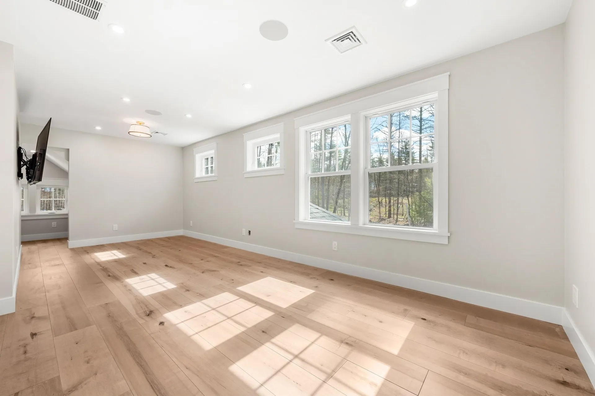 12-41 Knoll Crest Road Bedford NH 03110