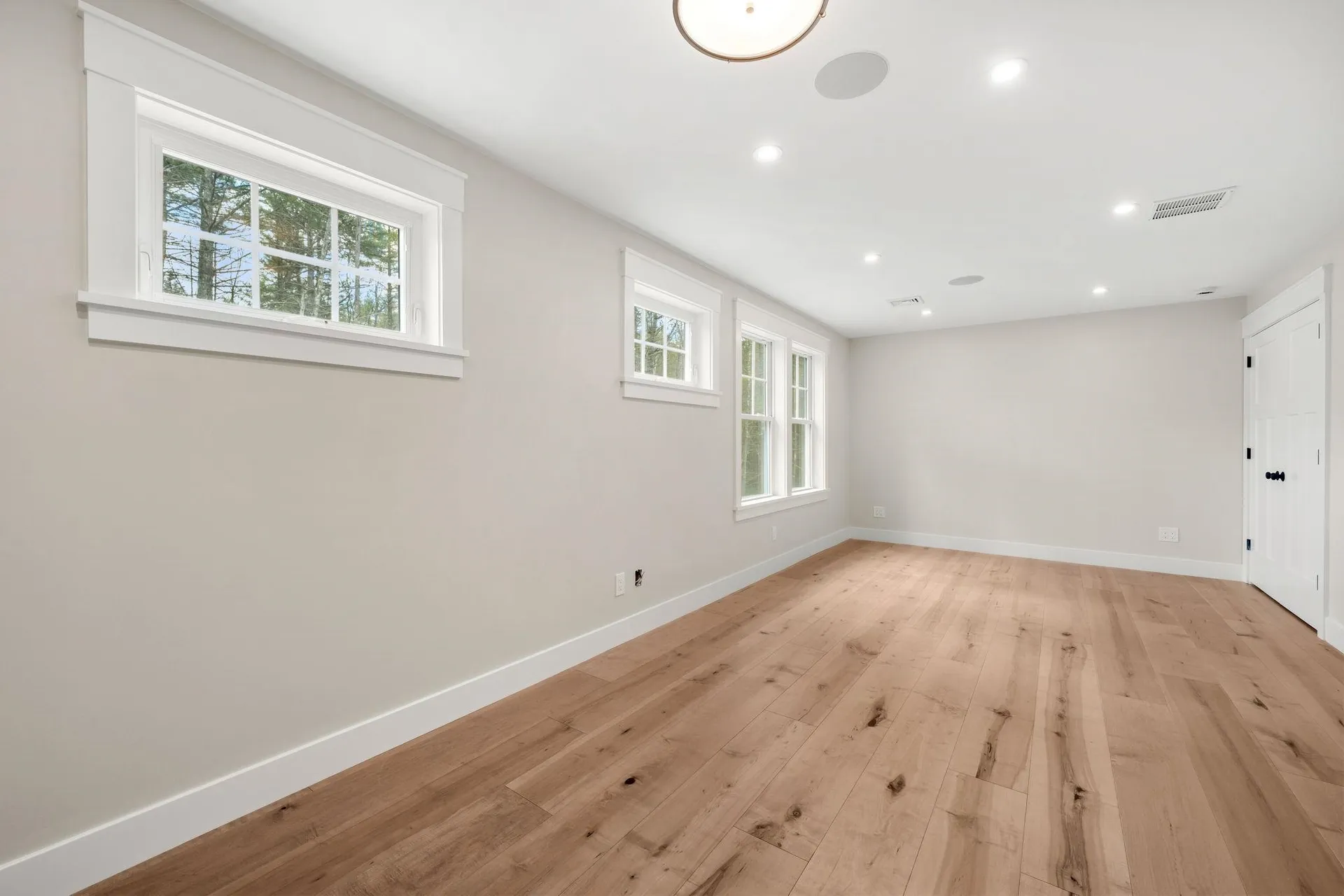 12-41 Knoll Crest Road Bedford NH 03110