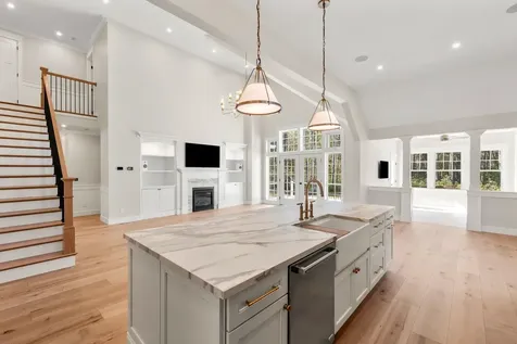 12-41 Knoll Crest Road Bedford NH 03110