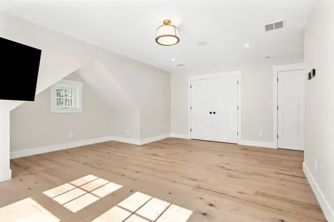 12-41 Knoll Crest Road Bedford NH 03110